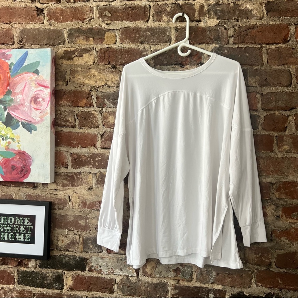 Old Navy Active White Long Sleeve CloudMotion Tunic